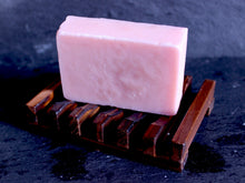 Load image into Gallery viewer, Rosey Robin